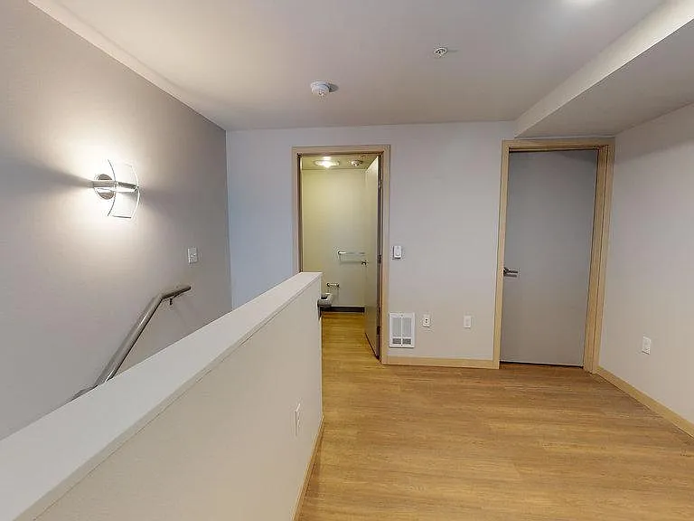 Zephyr Apartments — Photo 90