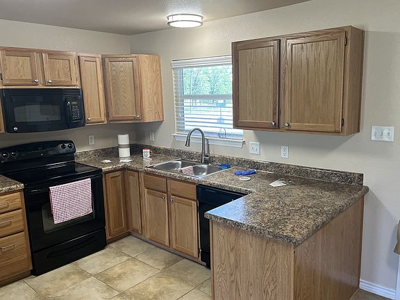 3rd image of 5483 Garden Cir