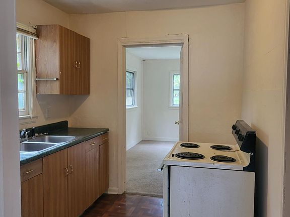 5th image of 1303 Catalpa Dr