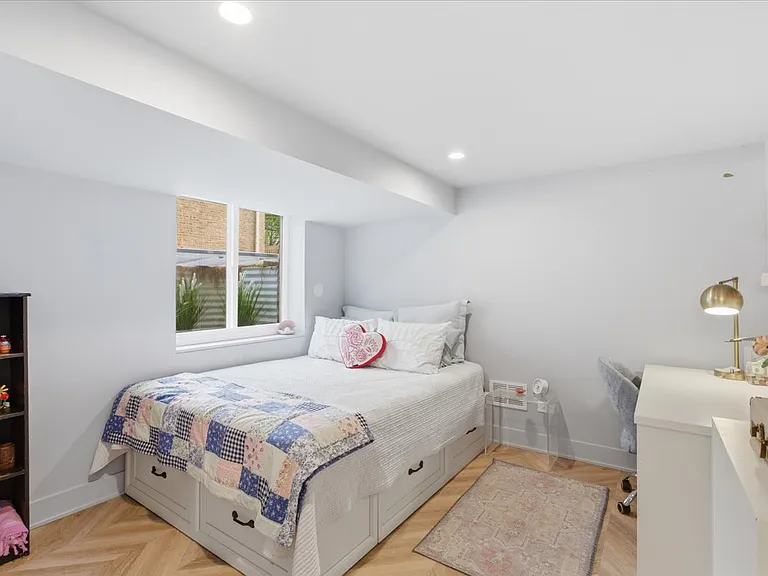 9237 Lincolnwood Dr — Photo 33
