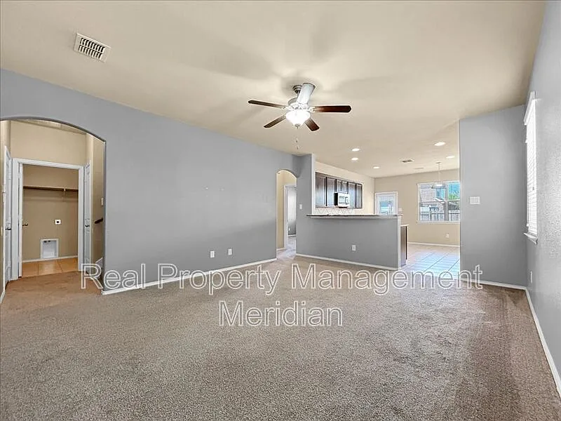 4 bed, 2.5 bath, 1846 sqft, $2,450 — Photo 4