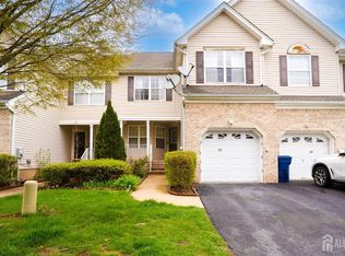 71 Heatherwood Dr, North Brunswick, NJ 08902