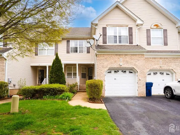 71 Heatherwood Dr, North Brunswick, NJ 08902
