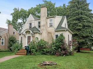 2716 Zenith Ave N, Robbinsdale, MN 55422