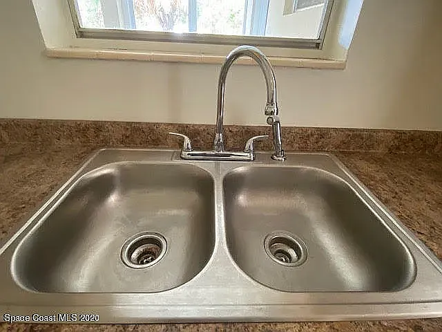 302 Georgetown Ave — Photo 10