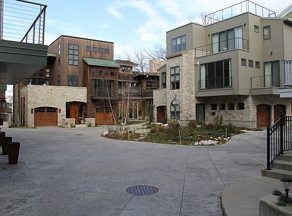 2nd image of 1146 E Kane Pl #1146