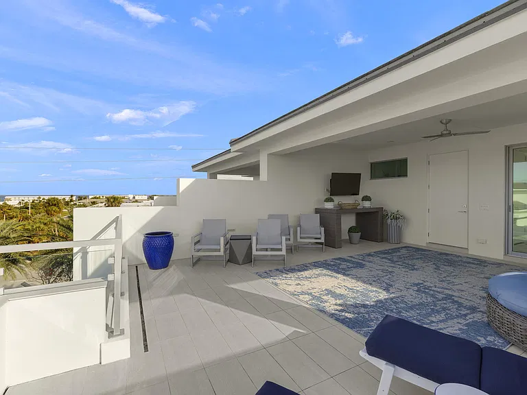 402 Ocean One Ln — Photo 41