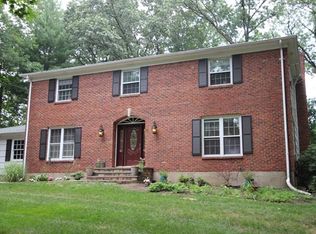 12 Stonehedge Dr, West Nyack, NY 10994