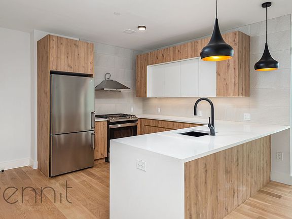 2nd image of 580 Classon Ave #2L