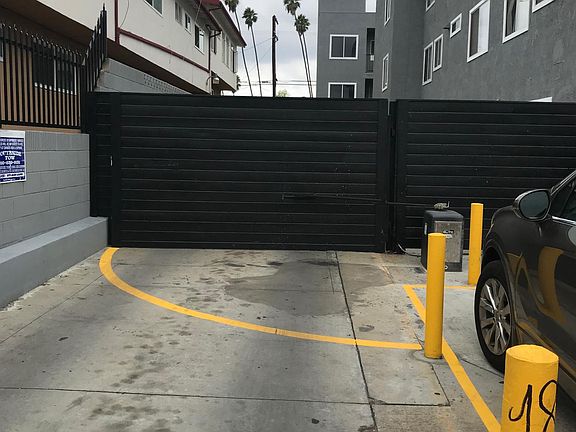 4th image of 229 S Normandie Ave APT 5