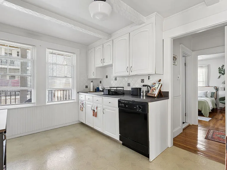 28 Glenrose Rd #2 — Photo 11