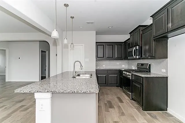 9441 Belle River Trl — Photo 4
