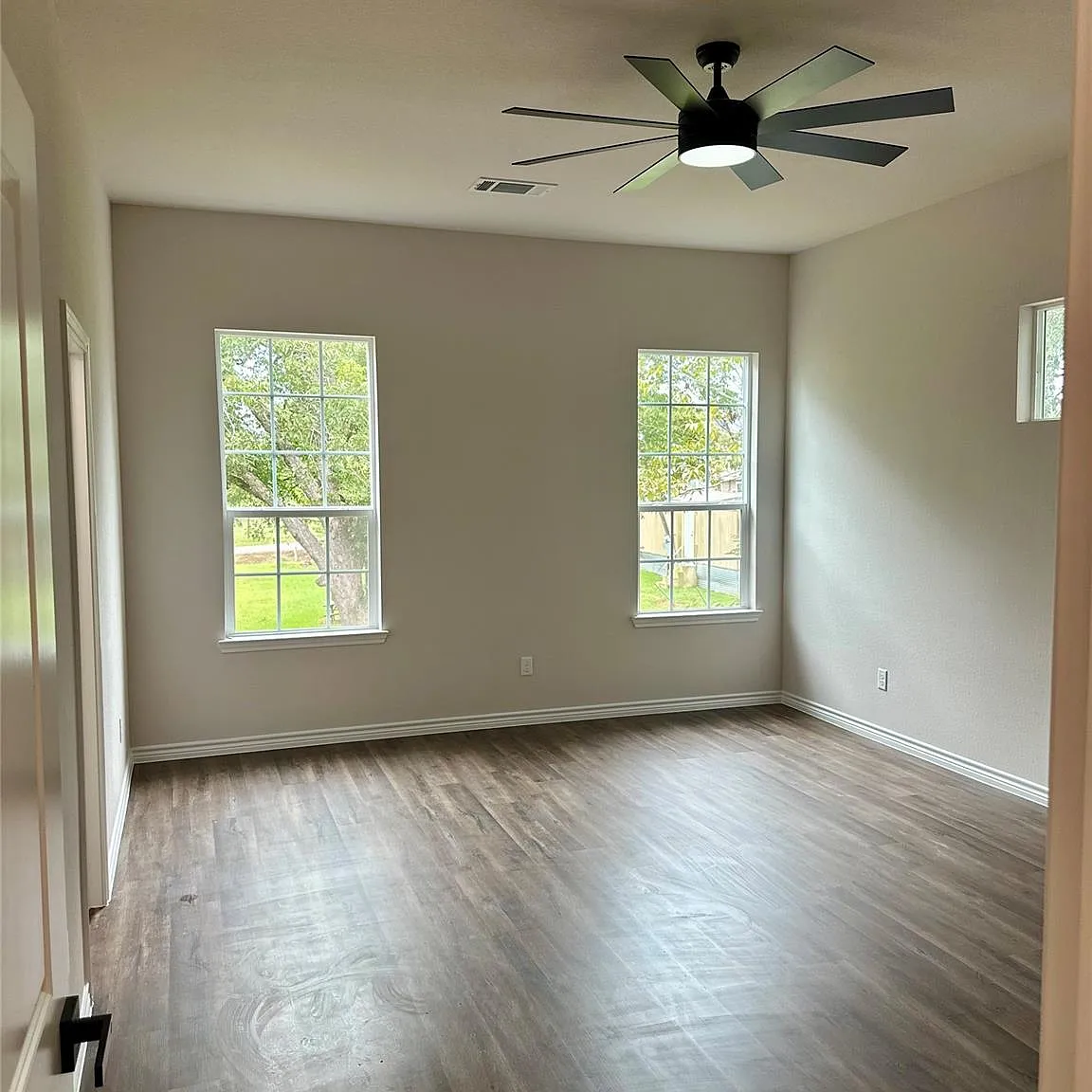 3 bed, 2.0 bath, $2,300 — Photo 4