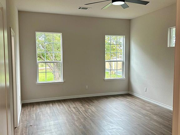 4th image of 205 3rd St