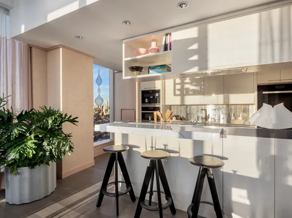 252 South Street image 4 of 39