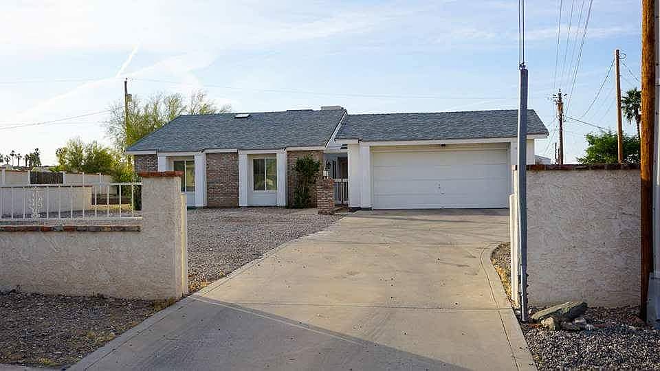 1st image of 2556 Daytona Ave