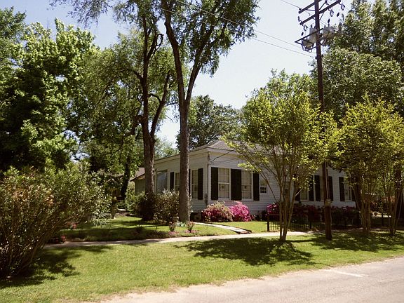 5th image of 412 N Soda St