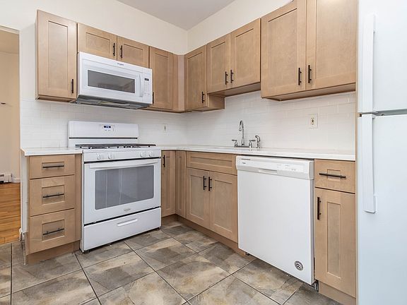 4th image of 38 S Huntington Ave #2