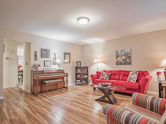 3rd image of 7224 Bayard Park Dr