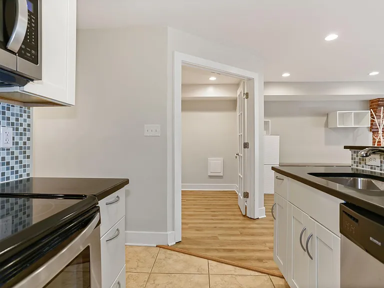 Gourmet kitchen