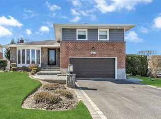 5 Myron Rd, Plainview, NY 11803