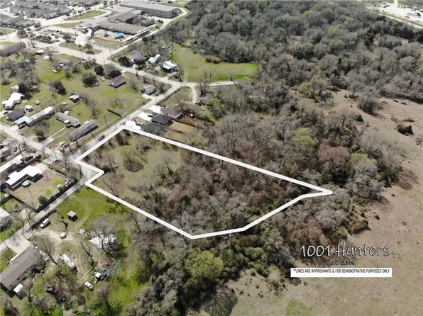 1001 Hunters Ln, Bryan, TX 77803