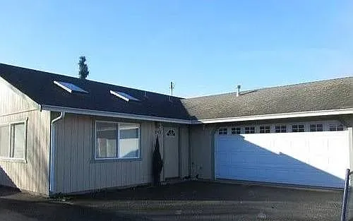 3 bed, 1300 sqft, $2,300 — Photo 1