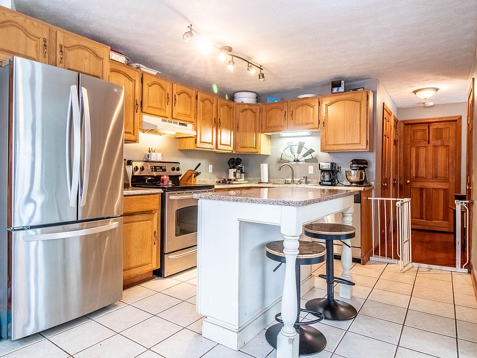 2nd image of 26 Ridlon Rd