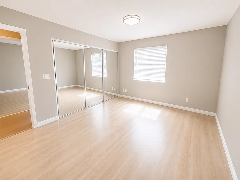 20606 Clark St — Photo 13