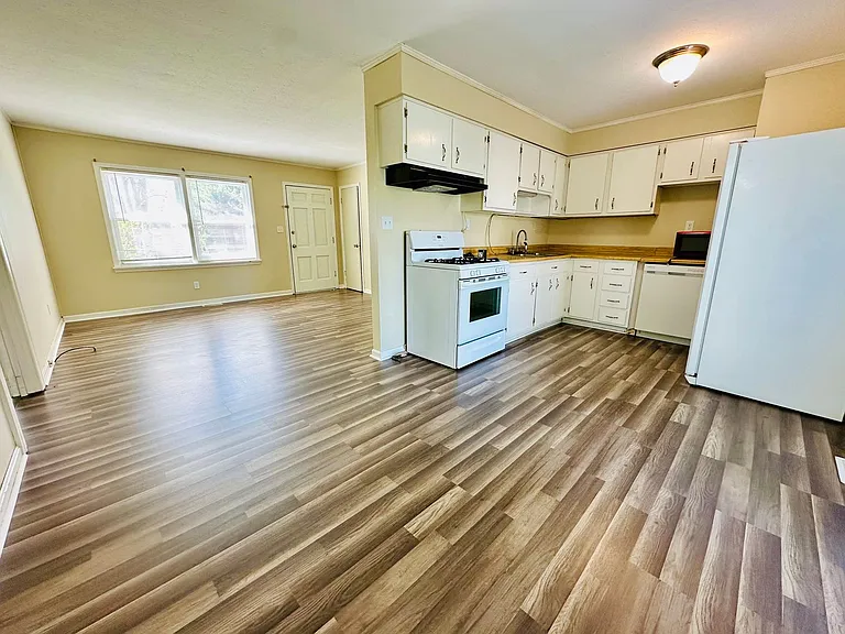 710 Latimer Ave — Photo 7