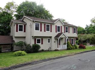 98 S Magnolia St, Pearl River, NY 10965