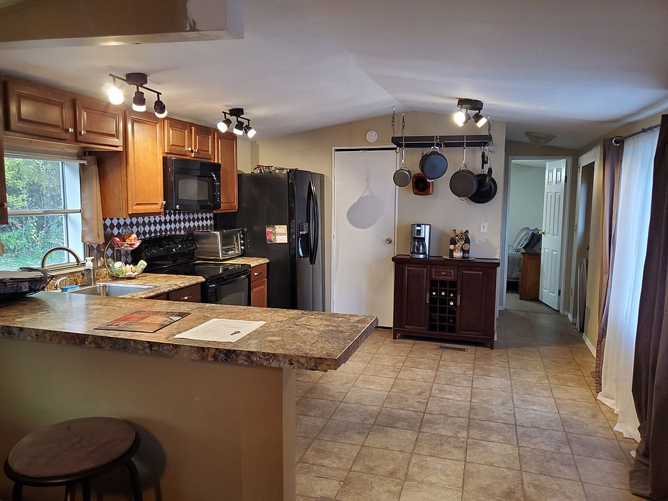 26 Vosburgh Trailer Park, Mechanicville, NY 12118 Zillow