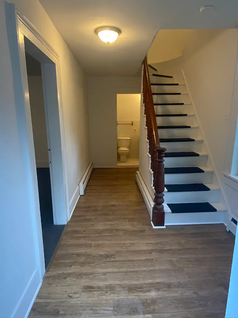 3 bed, 1.5 bath, $1,650 — Photo 2