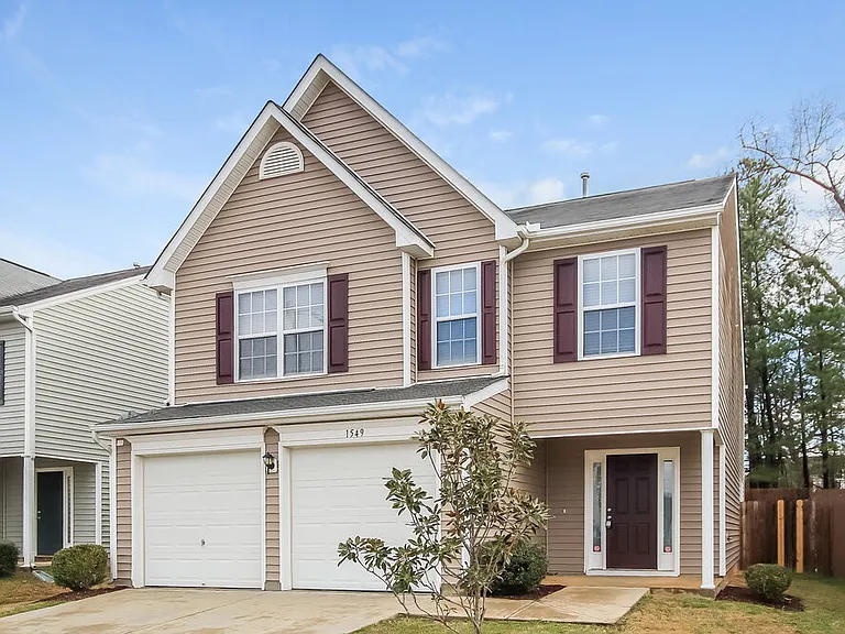 1549 Pebble Ridge Dr — Photo 1