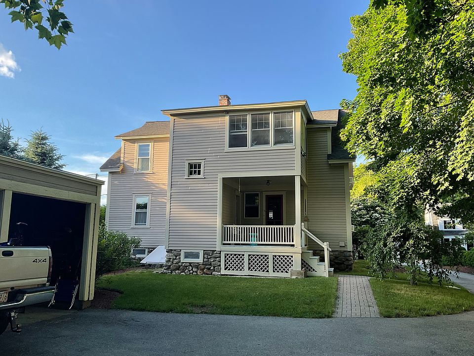 1st image of 304 Thoreau St