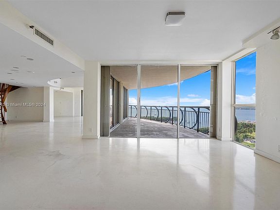 5th image of 2843 S Bayshore Dr #P2-c
