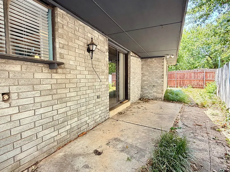 6612 Crow Cir — Photo 24