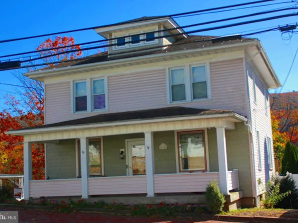 434 E Market St, Williamstown, PA 17098