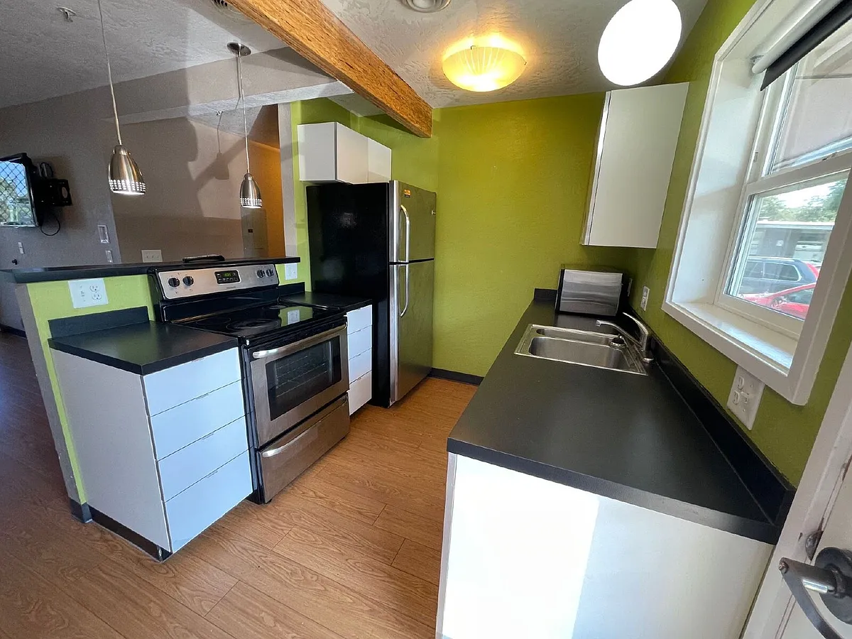 Building Photo - 1405 Mill St #2