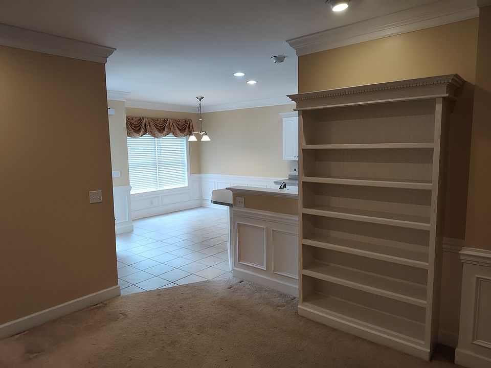 1st image of 7 Ellis Ave APT 4