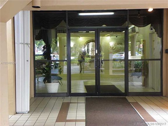3rd image of 1300 Saint Charles Pl APT 614