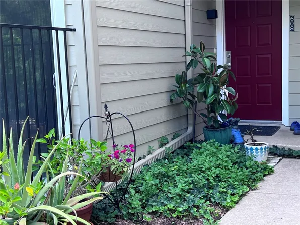 6900 Skillman St APT 608, Dallas, TX 75231