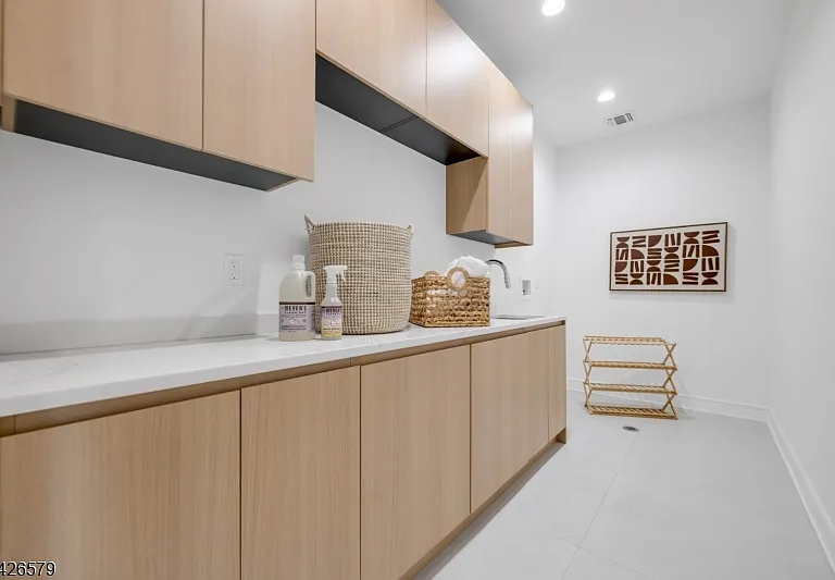 27 Feldman Ct — Photo 33