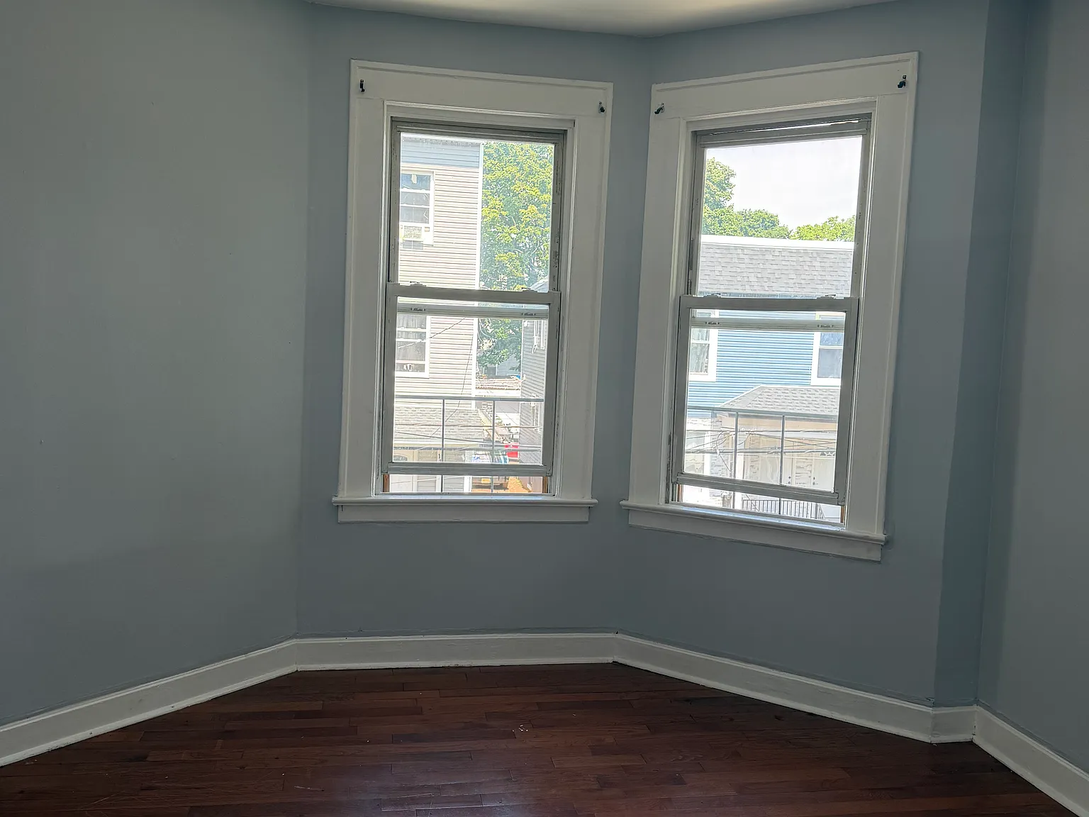3 bed, $1,800 — Photo 2