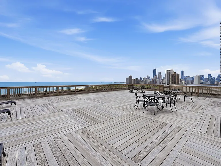 2000 N Lincoln Park W #1614 — Photo 22