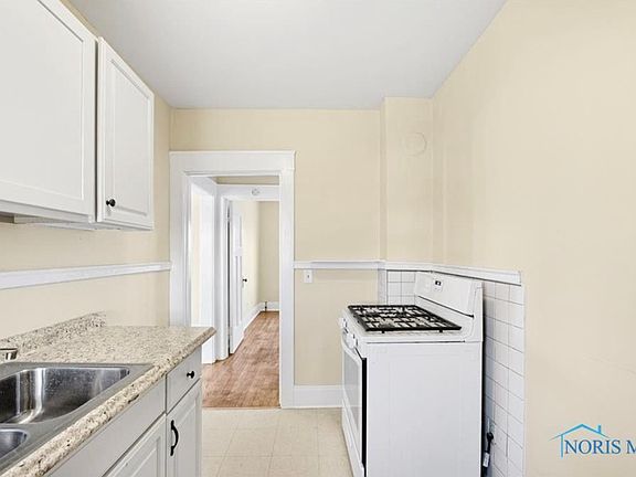4th image of 1919 Brookwood Ave #3