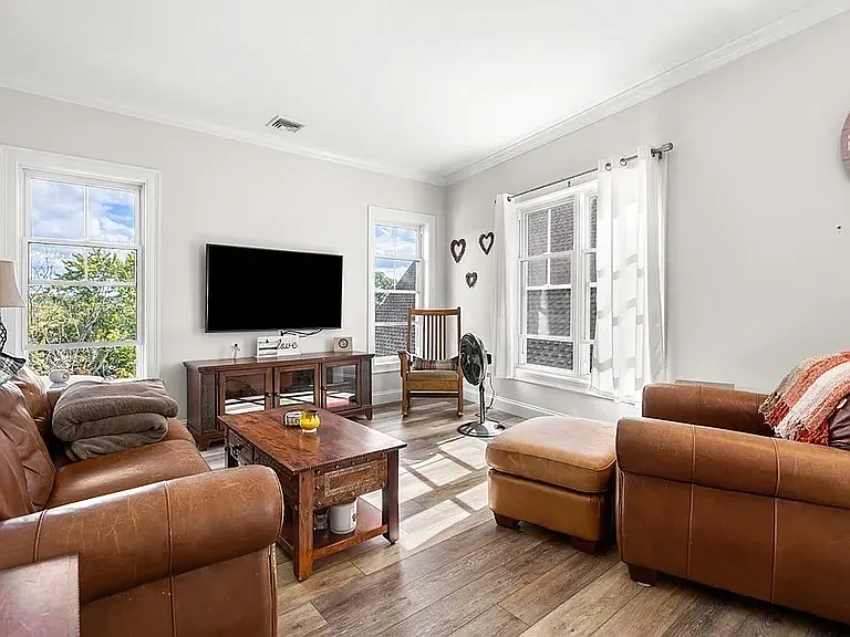112 Main St #8 — Photo 8