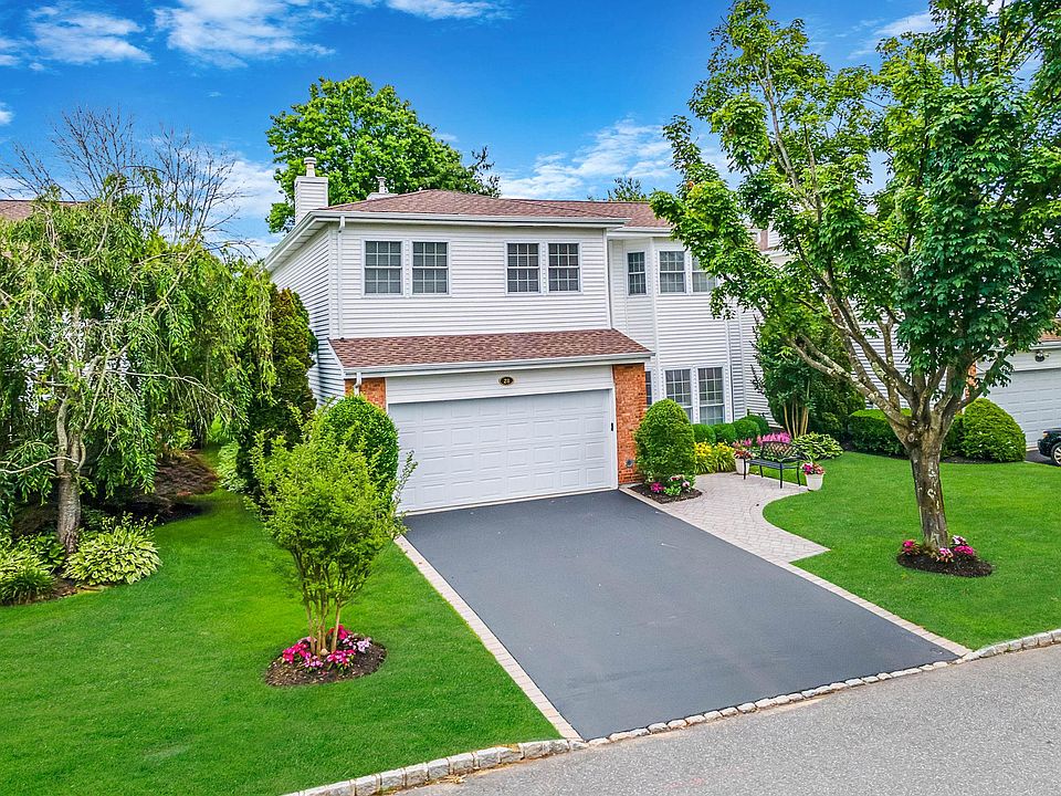 1st image of 28 Hamlet Drive