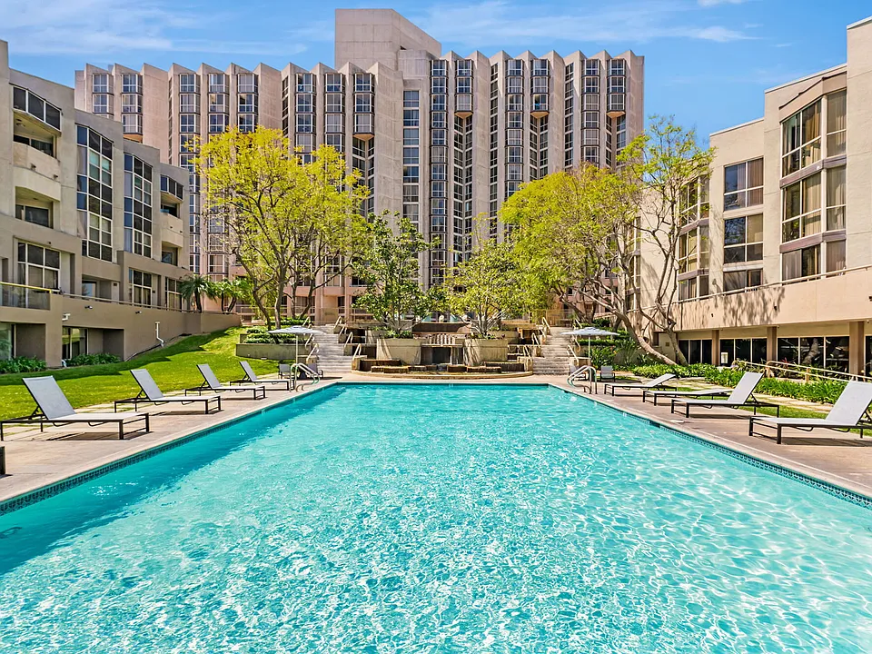 Promenade Towers