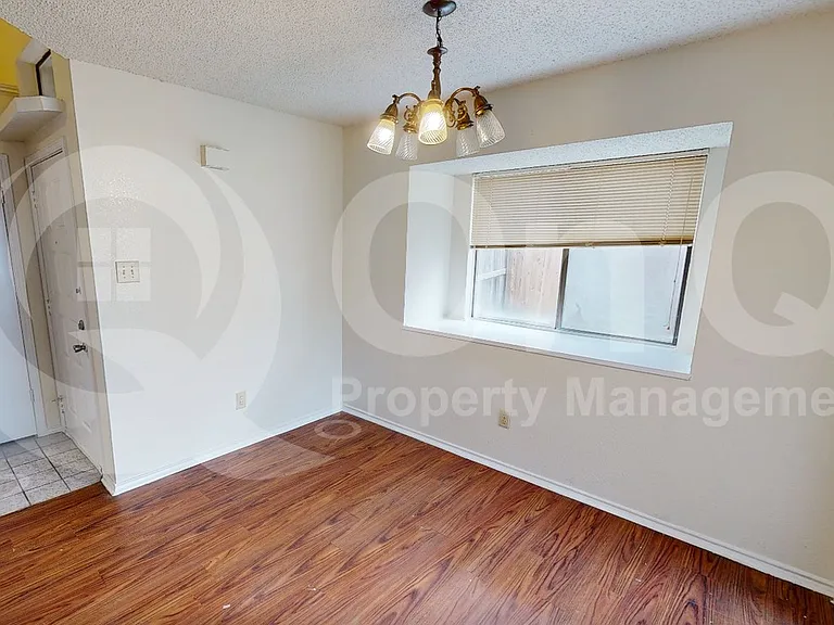 732 Versailles St — Photo 7
